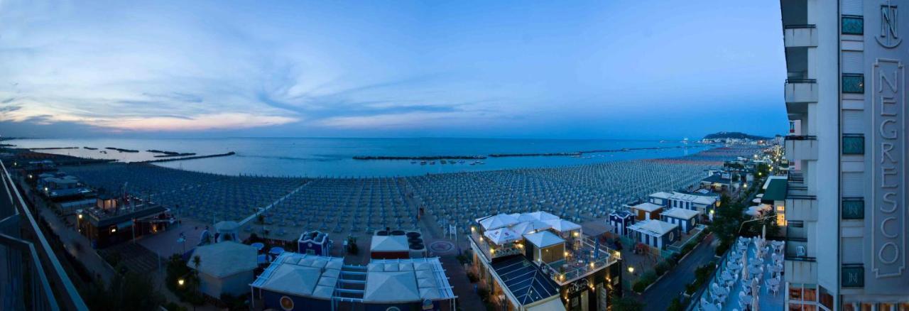 Hotel Negresco Cattolica Exteriör bild