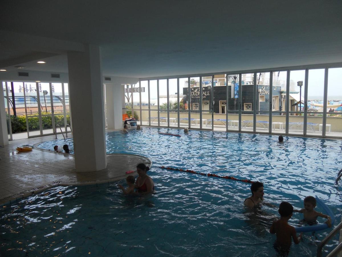 Hotel Negresco Cattolica Exteriör bild