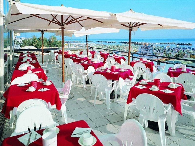 Hotel Negresco Cattolica Exteriör bild