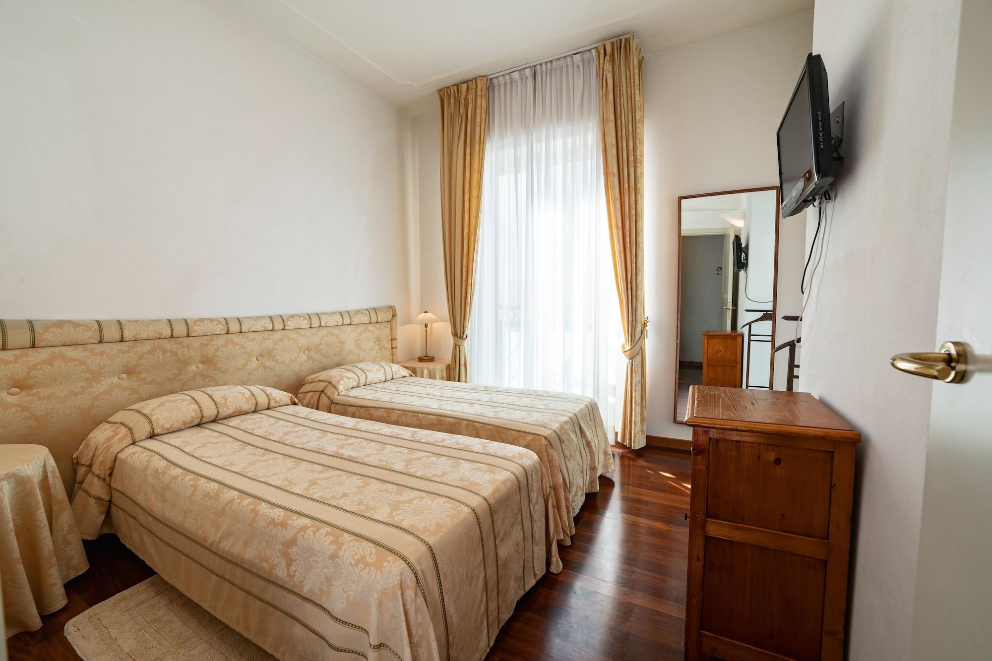 Hotel Negresco Cattolica Exteriör bild