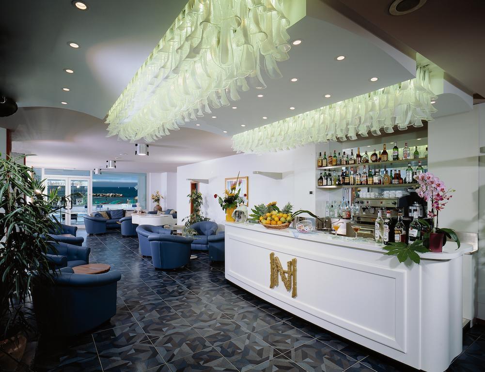 Hotel Negresco Cattolica Exteriör bild